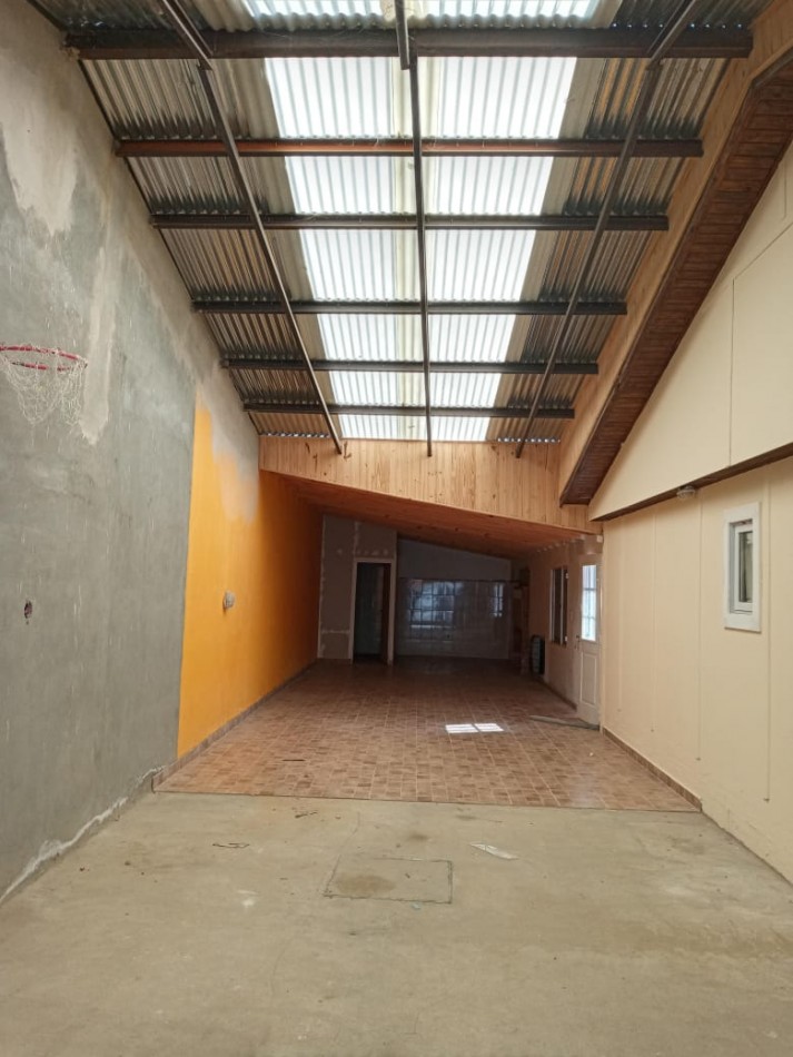 VENTA DE CASA APTA CREDITO EN COMANDANTE LUIS PIEDRABUENA SANTA CRUZ