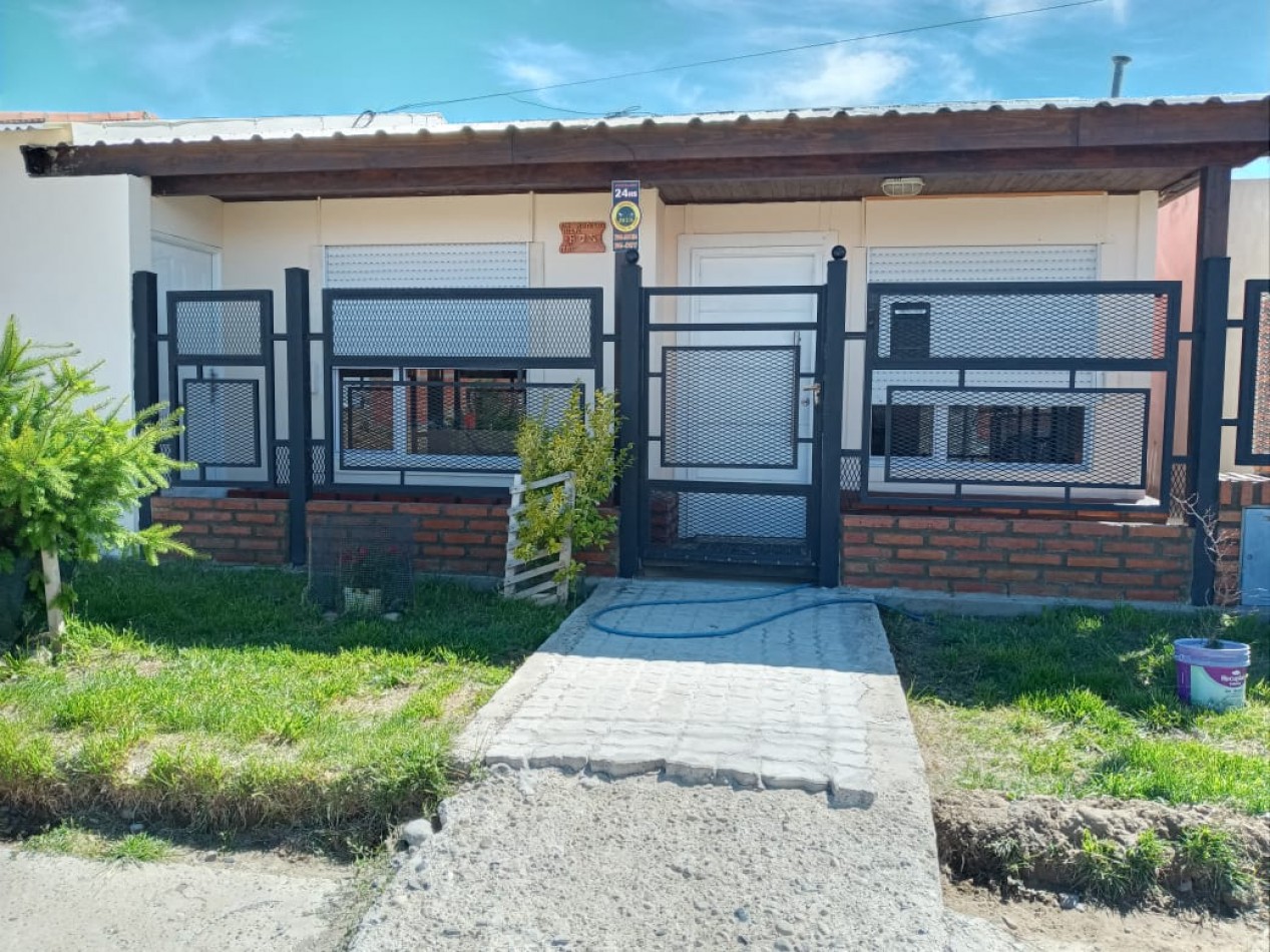 VENTA DE CASA APTA CREDITO EN COMANDANTE LUIS PIEDRABUENA SANTA CRUZ
