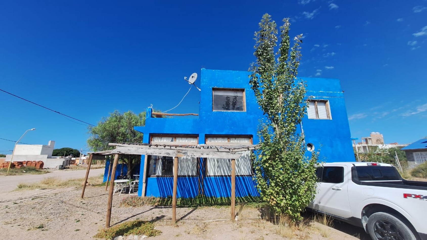 VENTA DE LOCAL COMERCIAL Y DEPARTAMENTO EN PLAYAS DORADAS RIO NEGRO