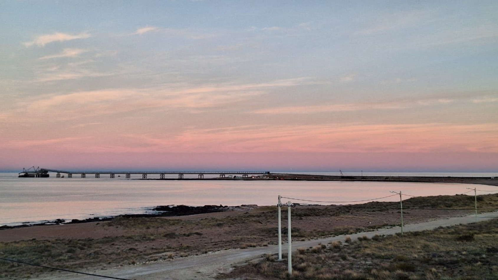 CASA EN ALQUILER Y A LA VENTA EN COSTA DORADA A CERACANIA DEL PUERTO PUENTA COLORADA