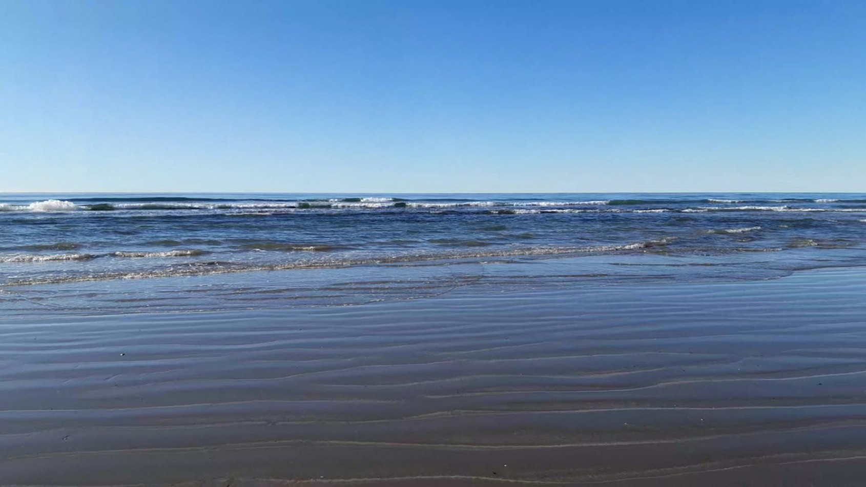 VENTA DE DEPARTAMENTOS CON VISTA AL MAR EN PLAYAS DORADAS RIO NEGRO 