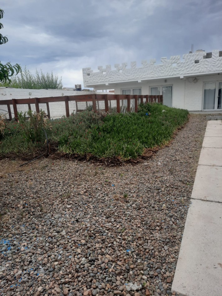 VENTA CASA CON PILETA EN PLAYAS DORADAS RIO NEGRO